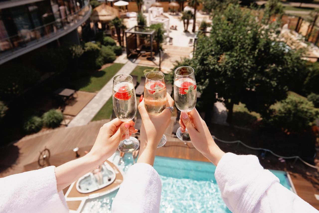 Blue Diamond Hotel Active Spa Trzebownisko Bagian luar foto