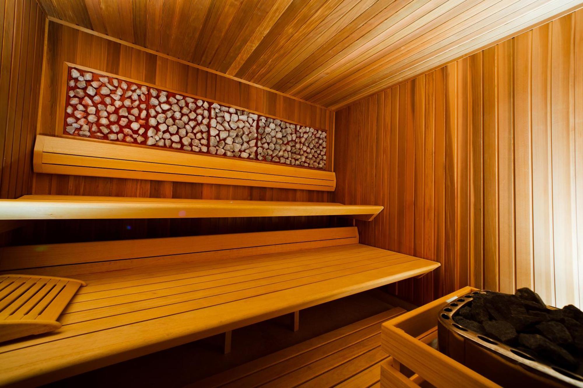 Blue Diamond Hotel Active Spa Trzebownisko Bagian luar foto