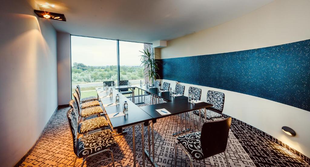 Blue Diamond Hotel Active Spa Trzebownisko Bagian luar foto